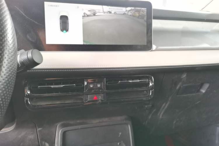 Used Geometry E Firefly 2023 401KM Lightning Tiger 5-Seater Audio And AC Panel