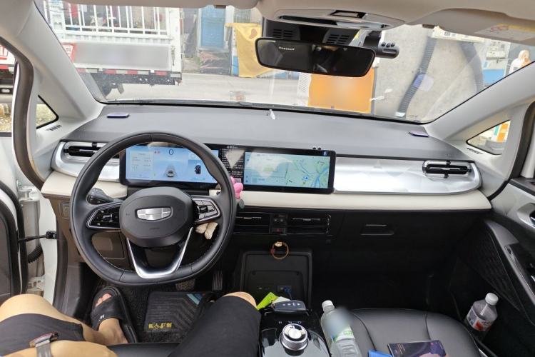 Used Geometry E Firefly 2023 401KM Linglong Tiger 5-Seater Center Console
