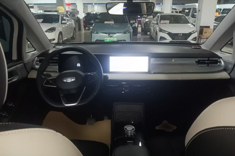 Used Geometry E Firefly 2023 320KM Cute & Handsome Tiger 5 Seats Center Console
