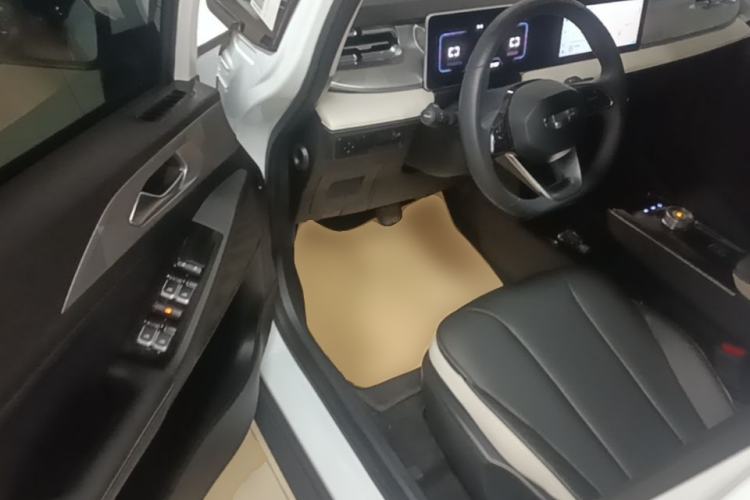 Used Geometry E Firefly 2023 320KM Cute & Handsome Tiger 5 Seats Driver Seat