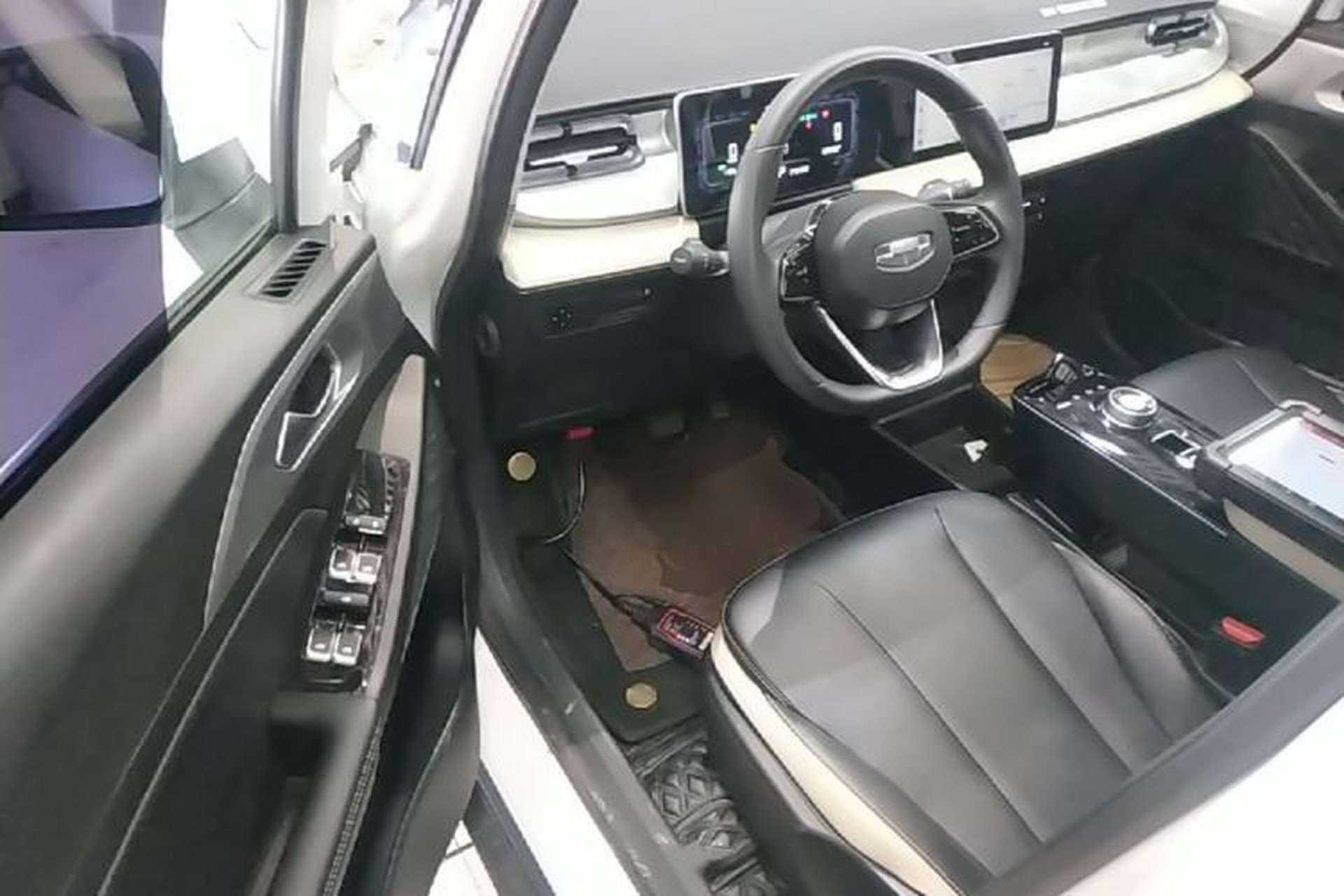 Used Geometry E Firefly 2023 401KM Linglong Tiger 5-Seater Driver Seat