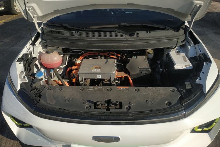 Used Geometry E Firefly 2023 401KM Lightning Tiger 5-Seater Engine Bay