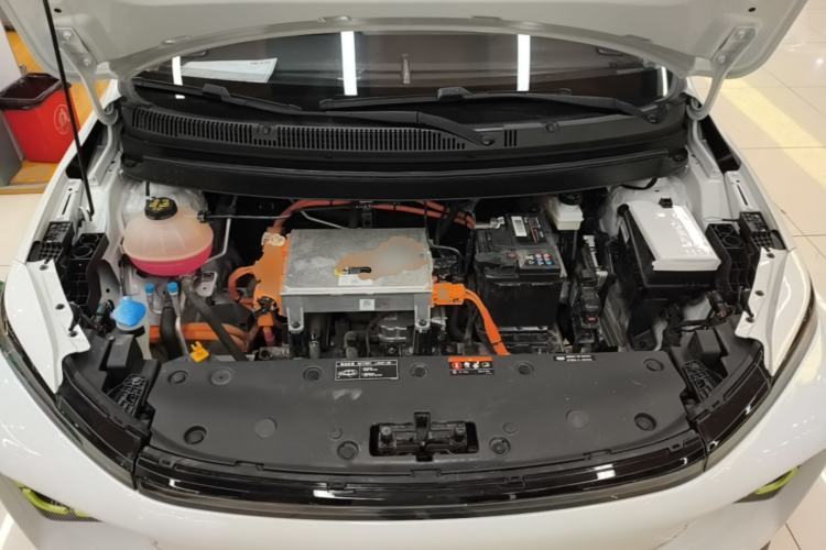 Used Geometry E Firefly 2023 401KM Lightning Tiger 5-Seater Engine Bay