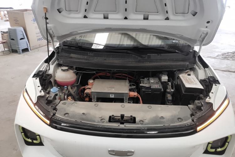Used Geometry E Firefly 2023 401KM Lightning Tiger 5-Seater Engine Bay