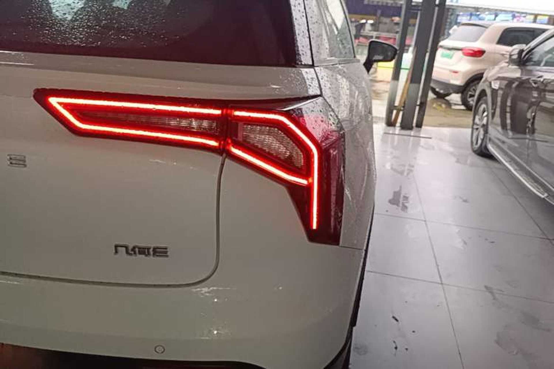 Used Geometry E Firefly 2023 401KM Lightning Tiger 5-Seater Exterior 3