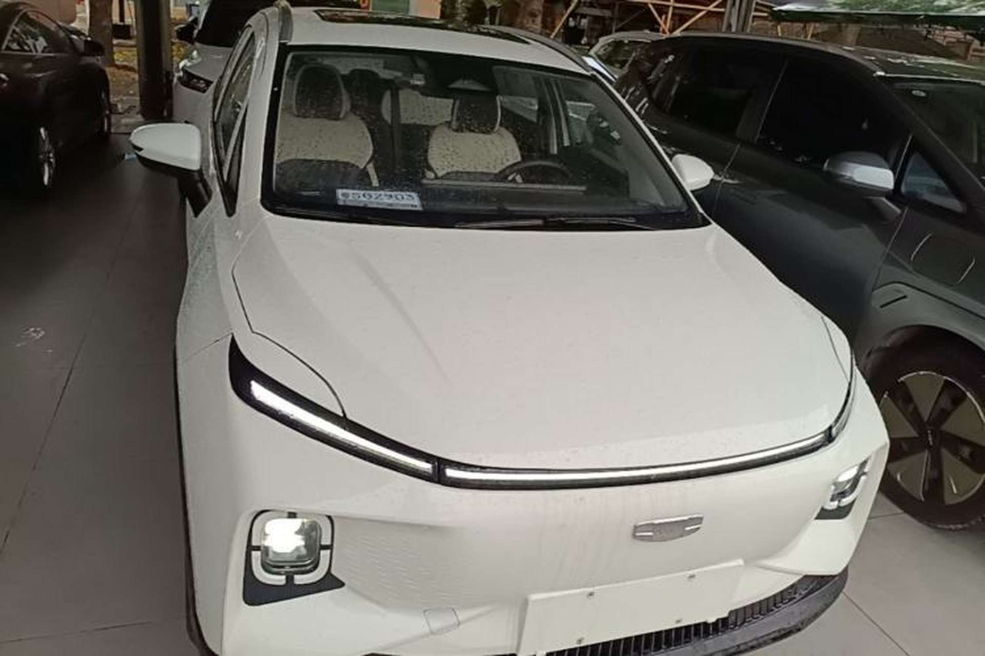 Used Geometry E Firefly 2023 401KM Lightning Tiger 5-Seater Front