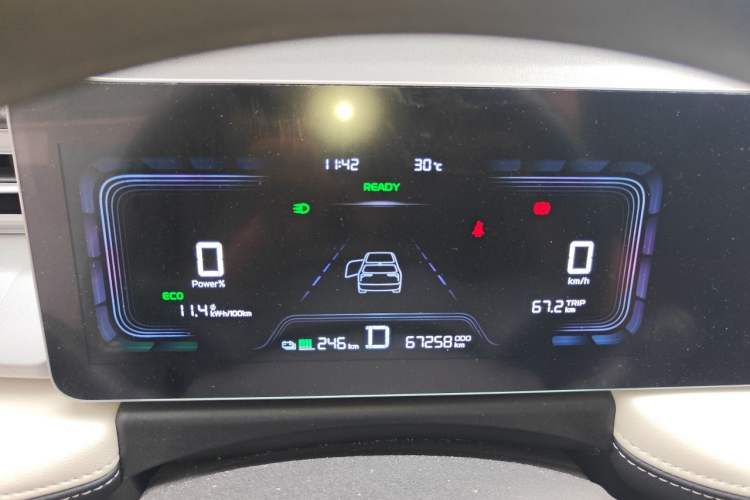Used Geometry E Firefly 2023 320KM Cute & Handsome Tiger 5 Seats Instrument Cluster