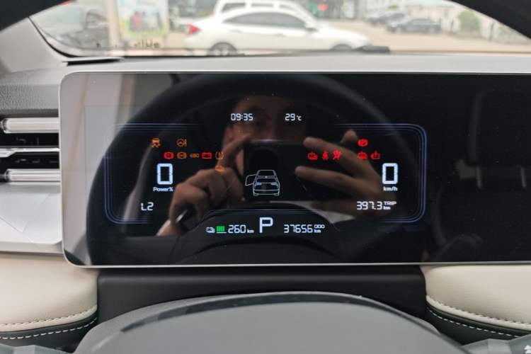 Used Geometry E Firefly 2023 320KM Cute & Handsome Tiger 5 Seats Instrument Cluster