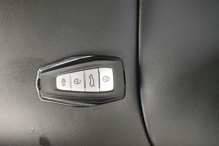 Used Geometry E Firefly 2023 401KM Linglong Tiger 5-Seater Interior 1