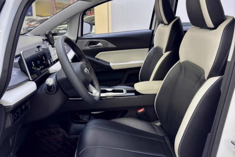 Used Geometry E Firefly 2023 401KM Linglong Tiger 5-Seater Interior 2