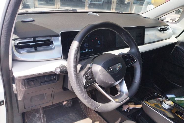 Used Geometry E Firefly 2023 401KM Linglong Tiger 5-Seater Interior 3
