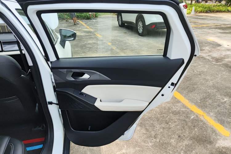 Used Geometry E Firefly 2023 401KM Linglong Tiger 5-Seater Interior 6