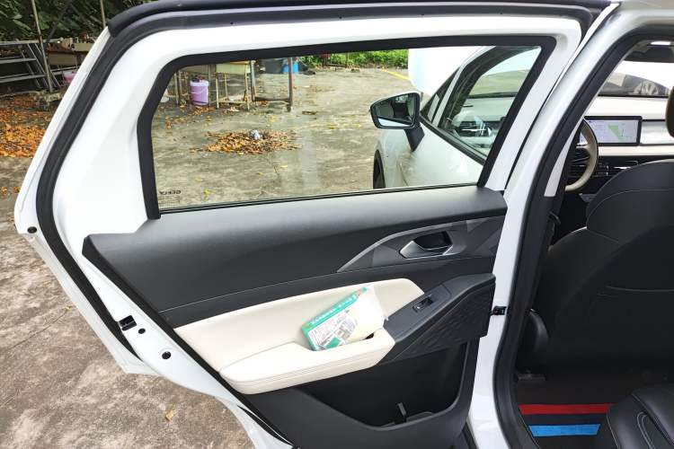 Used Geometry E Firefly 2023 401KM Linglong Tiger 5-Seater Interior 8