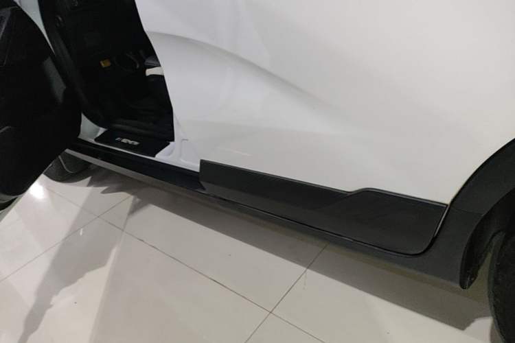 Used Geometry E Firefly 2023 320KM Cute & Handsome Tiger 5 Seats Left Side Sill