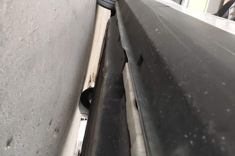 Used Geometry E Firefly 2023 401KM Lightning Tiger 5-Seater Left Side Sill