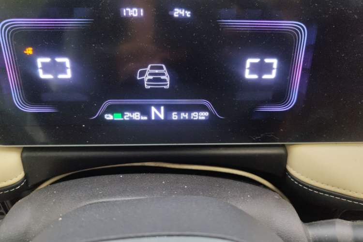 Used Geometry E Firefly 2023 320KM Happy Tiger 5-Seater Odometer Close Up