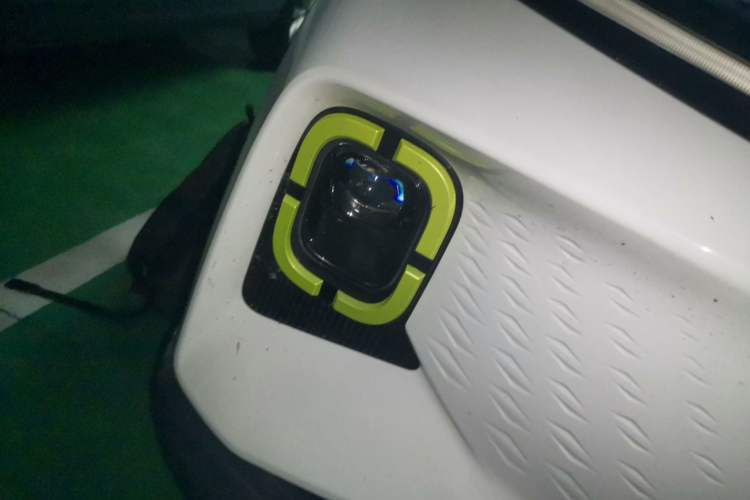 Used Geometry E Firefly 2023 320KM Cute & Handsome Tiger 5 Seats Right Front Headlight