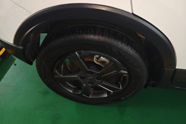 Used Geometry E Firefly 2023 320KM Happy Tiger 5-Seater Right Rear Wheel Hub