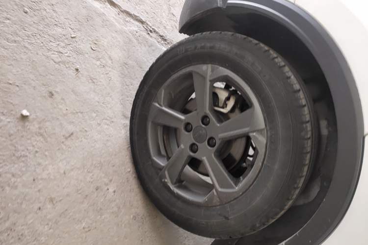 Used Geometry E Firefly 2023 401KM Lightning Tiger 5-Seater Right Rear Wheel Hub