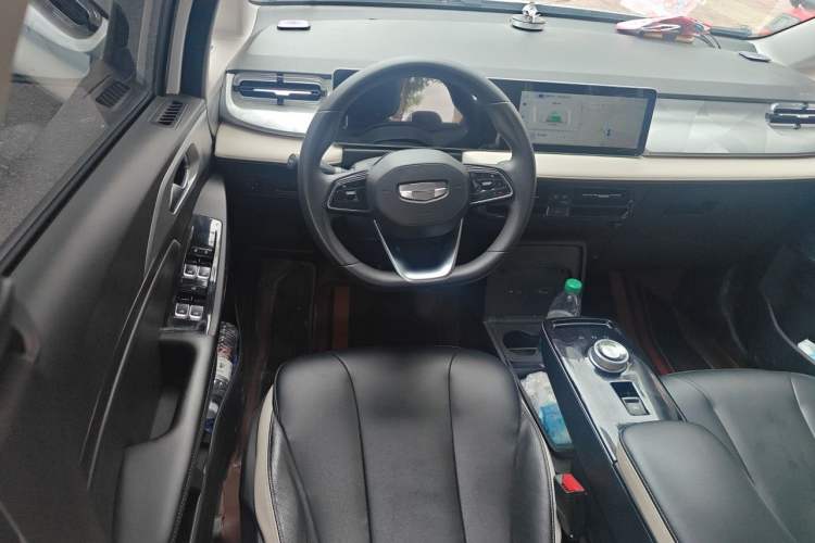 Used Geometry E Firefly 2023 320KM Cute & Handsome Tiger 5 Seats Steering Wheel