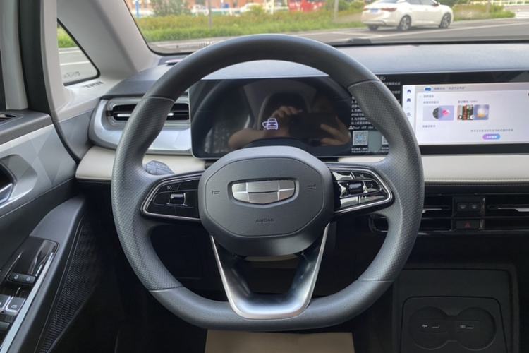 Used Geometry E Firefly 2023 320KM Cute & Handsome Tiger 5 Seats Steering Wheel