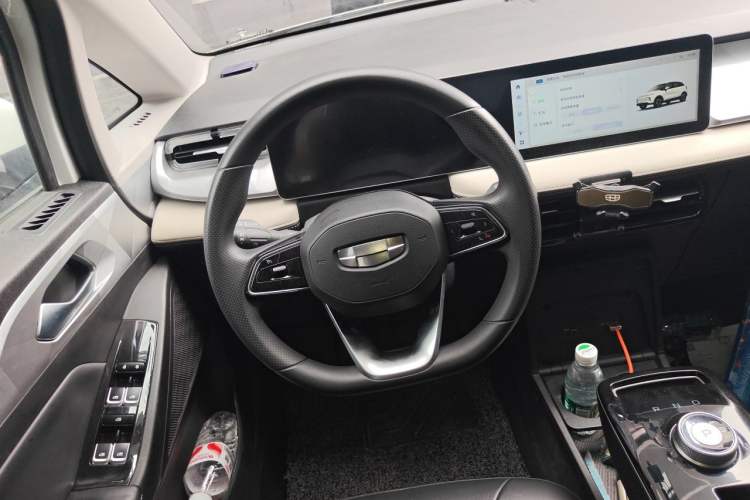 Used Geometry E Firefly 2023 320KM Cute & Handsome Tiger 5 Seats Steering Wheel