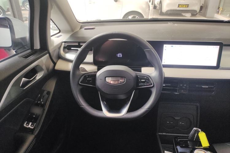 Used Geometry E Firefly 2023 320KM Cute & Handsome Tiger 5 Seats Steering Wheel