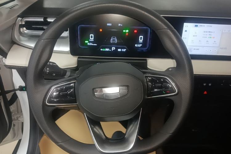 Used Geometry E Firefly 2023 320KM Cute & Handsome Tiger 5 Seats Steering Wheel