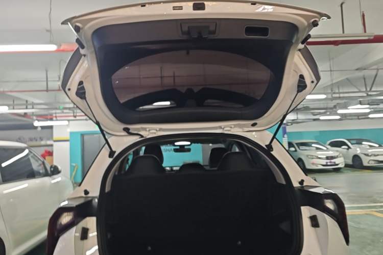 Used Geometry E Firefly 2023 320KM Happy Tiger 5-Seater Trunk