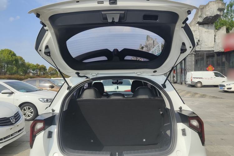 Used Geometry E Firefly 2023 401KM Linglong Tiger 5-Seater Trunk