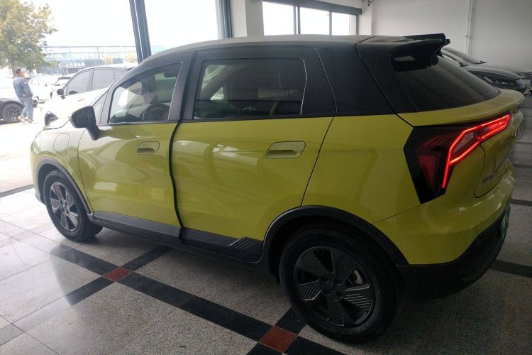 Used Geometry E Firefly 2023 401KM Lightning Tiger 5-Seater Exterior 3