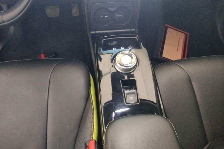 Used Geometry E Firefly 2023 401KM Lightning Tiger 5-Seater Gear Lever