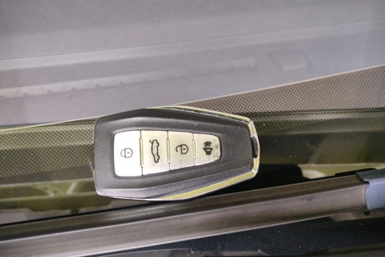 Used Geometry E Firefly 2023 401KM Lightning Tiger 5-Seater Interior 1