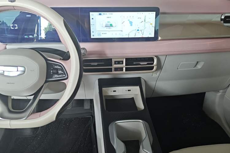 Used Geometry E Firefly 2024 401 km Fluorescent Audio And AC Panel