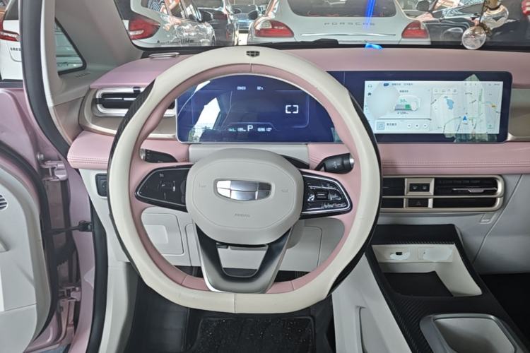 Used Geometry E Firefly 2024 401 km Fluorescent Steering Wheel