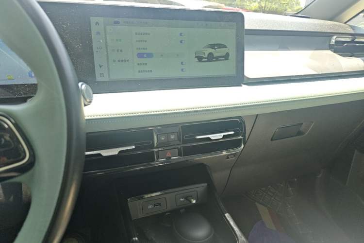 Used Geometry E Firefly 2024 401 km Fluorescent Audio And AC Panel