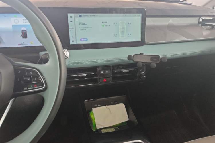 Used Geometry E Firefly 2024 401 km Fluorescent Audio And AC Panel