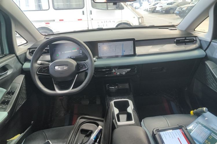Used Geometry E Firefly 2024 301km Starlight Center Console