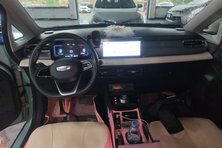 Used Geometry E Firefly 2024 301km Flowing Light Center Console