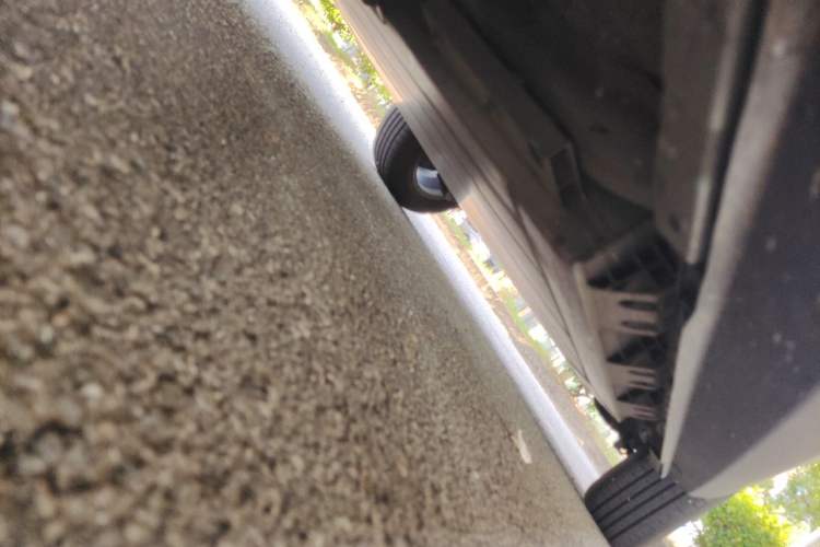 Used Geometry E Firefly 2024 301km Starlight Chassis Front Left