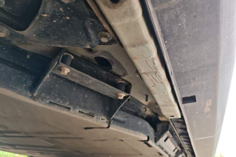 Used Geometry E Firefly 2024 401 km Fluorescent Chassis Rear Left