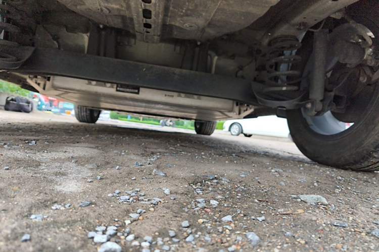 Used Geometry E Firefly 2024 401 km Fluorescent Chassis Rear