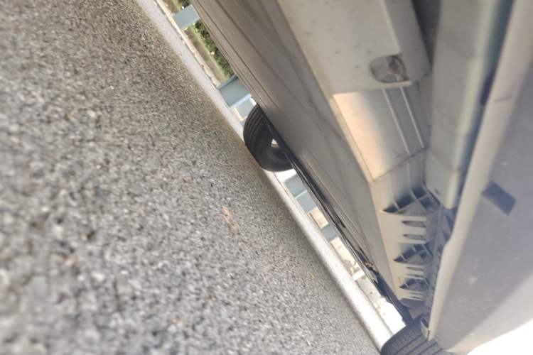Used Geometry E Firefly 2024 301km Starlight Chassis Rear Right