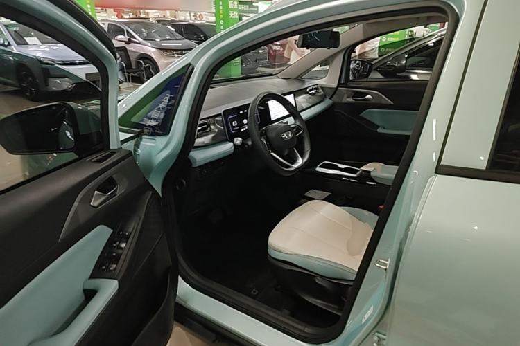 Used Geometry E Firefly 2024 301km Starlight Driver Seat