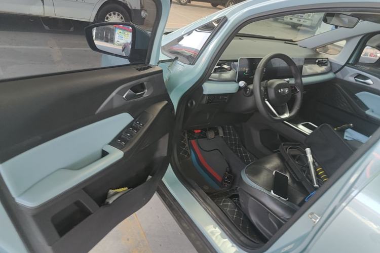 Used Geometry E Firefly 2024 301km Starlight Driver Seat