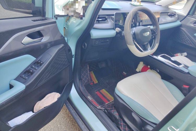 Used Geometry E Firefly 2024 301km Starlight Driver Seat