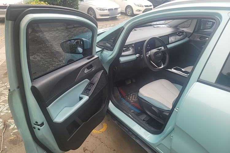 Used Geometry E Firefly 2024 301km Starlight Driver Seat
