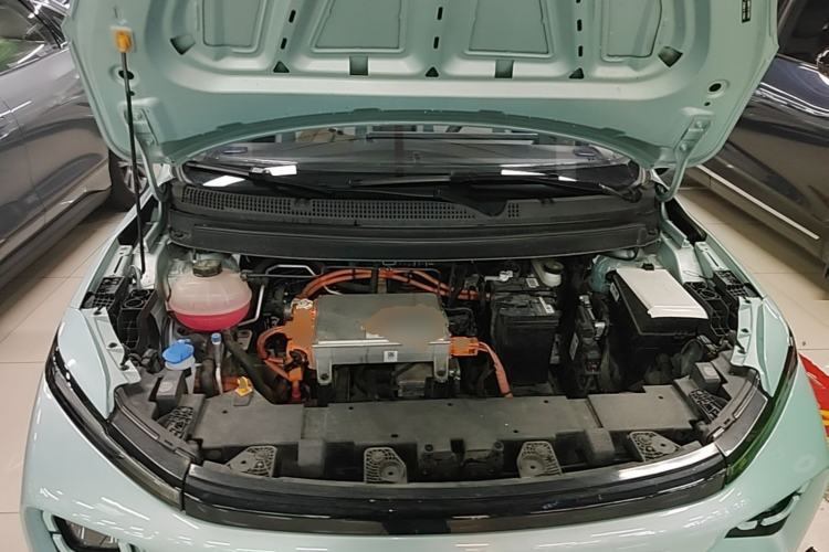 Used Geometry E Firefly 2024 301km Starlight Engine Bay
