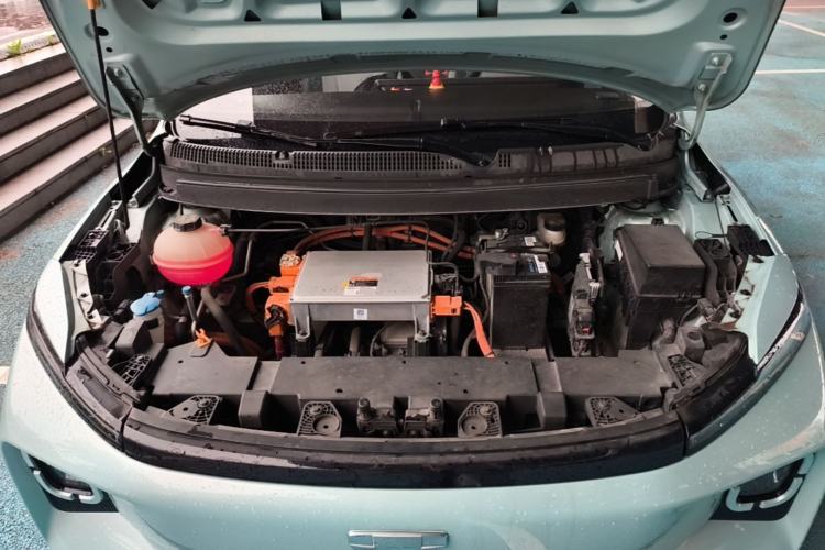 Used Geometry E Firefly 2024 301km Starlight Engine Bay