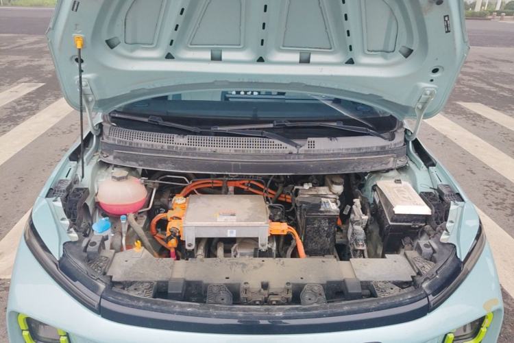 Used Geometry E Firefly 2024 301km Starlight Engine Bay